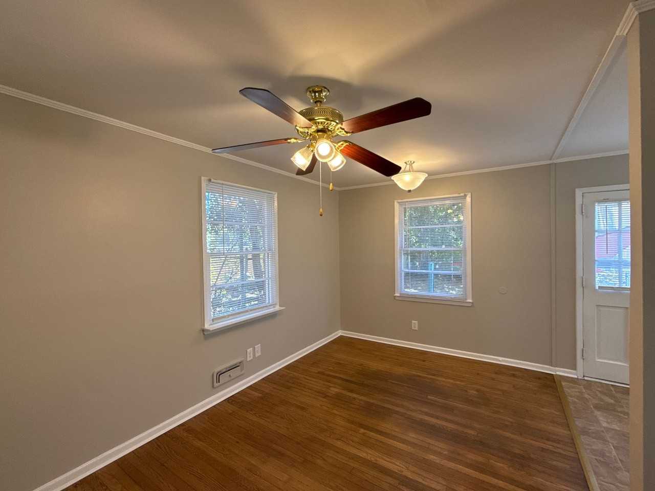 3808 Miriam Dr - Photo 3 of 11