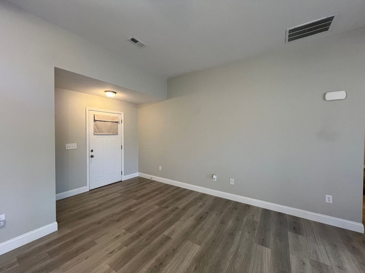 180 Andrews Dr - Photo 3 of 35