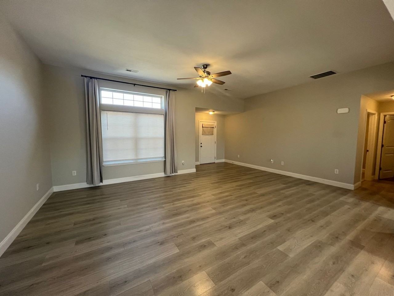 180 Andrews Dr - Photo 4 of 35