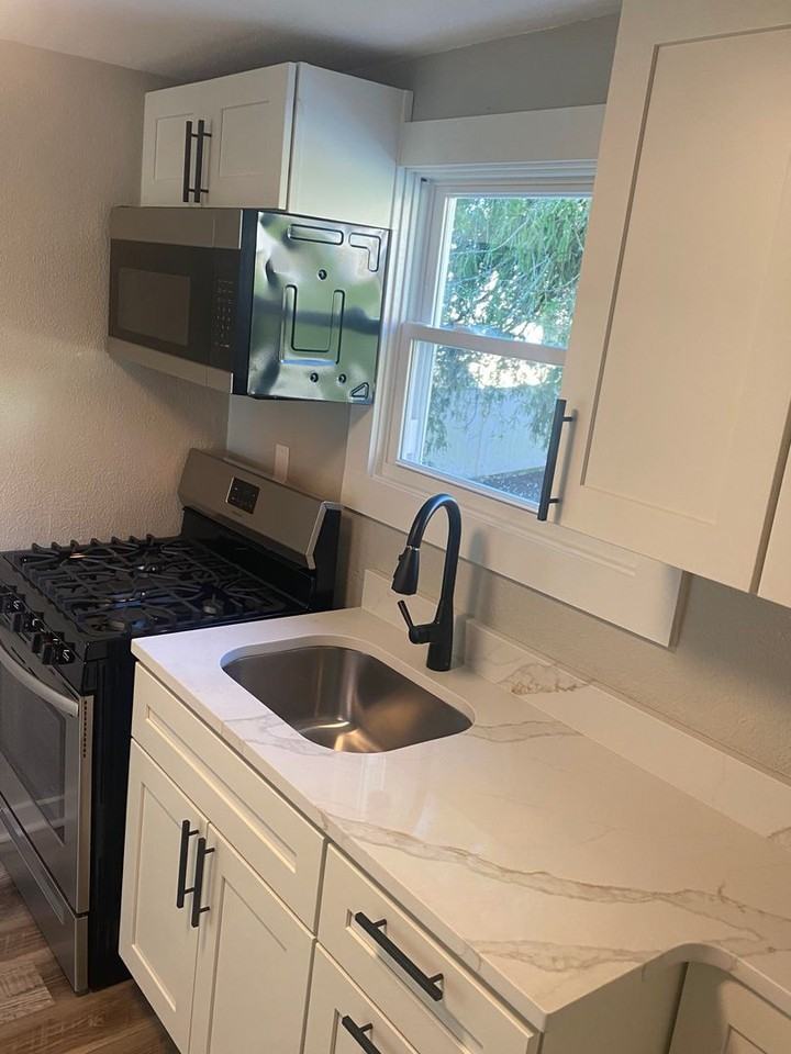 11 Franklin Ave Rear - Photo 3 of 14