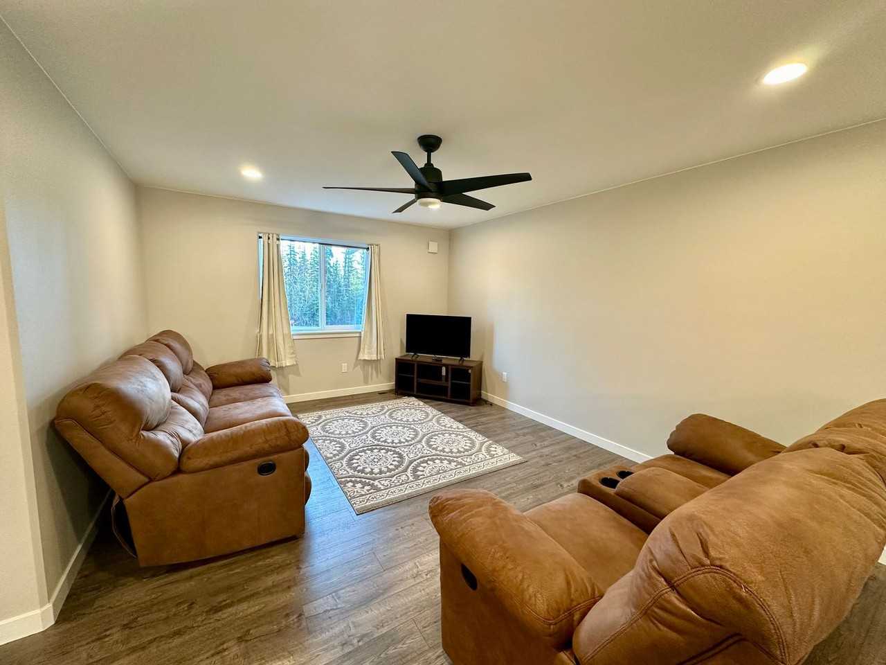 748 Cahill Ln - Photo 5 of 13