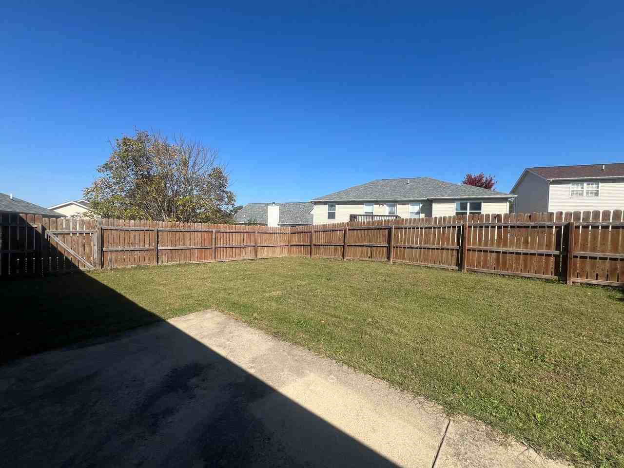 121 Hickory Valley Rd - Photo 2 of 28
