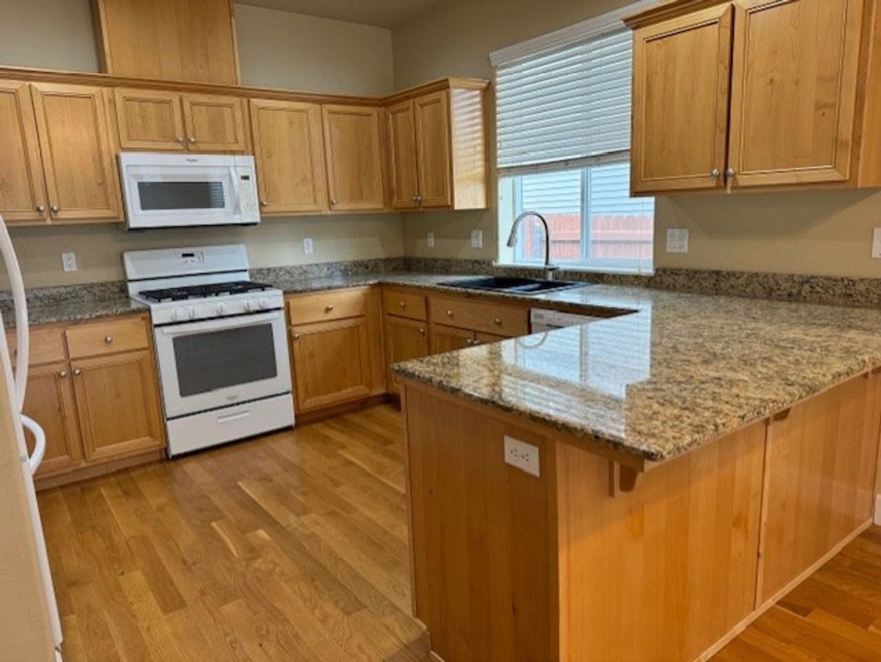 20761 Beaumont Dr - Photo 3 of 16