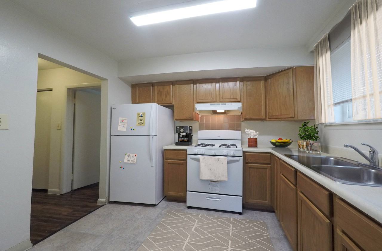 Hazelcrest Apartments - Photo 5 of 8