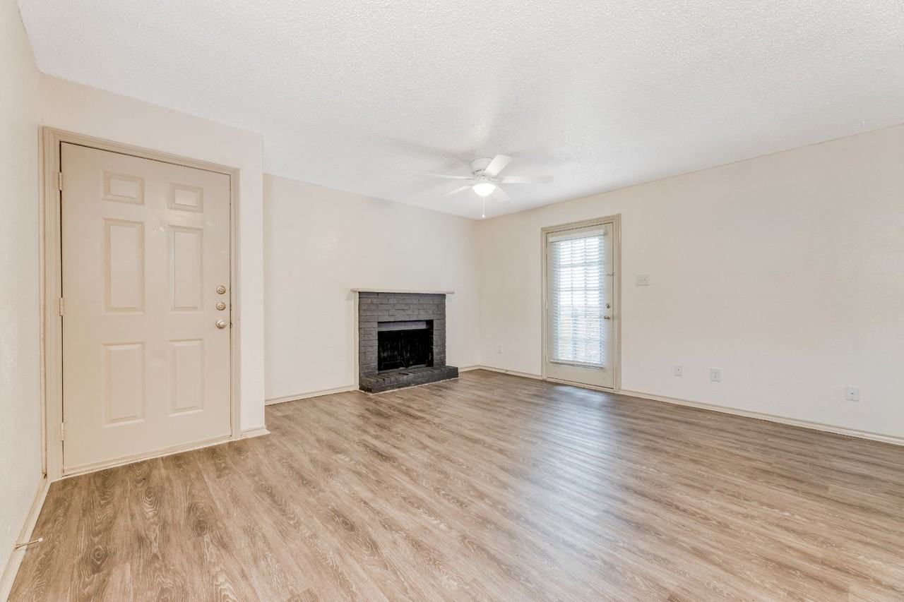 Marshall - Photo 4 of 15