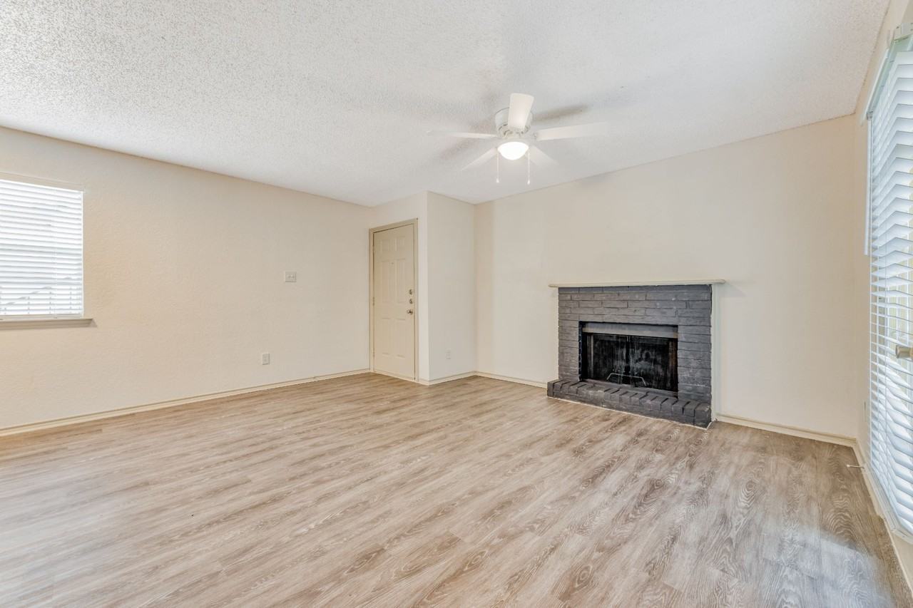 Marshall - Photo 5 of 15