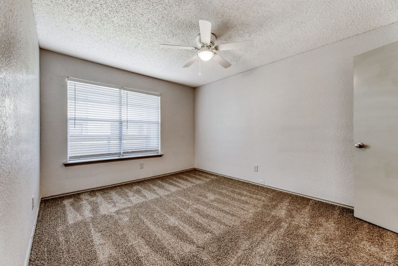 Marshall - Photo 7 of 15