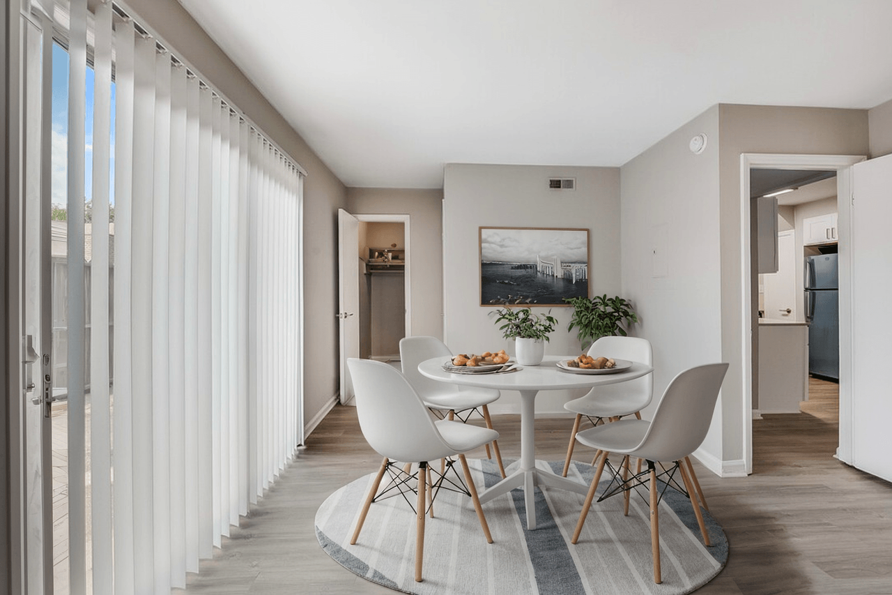 Cameron - Photo 3 of 35