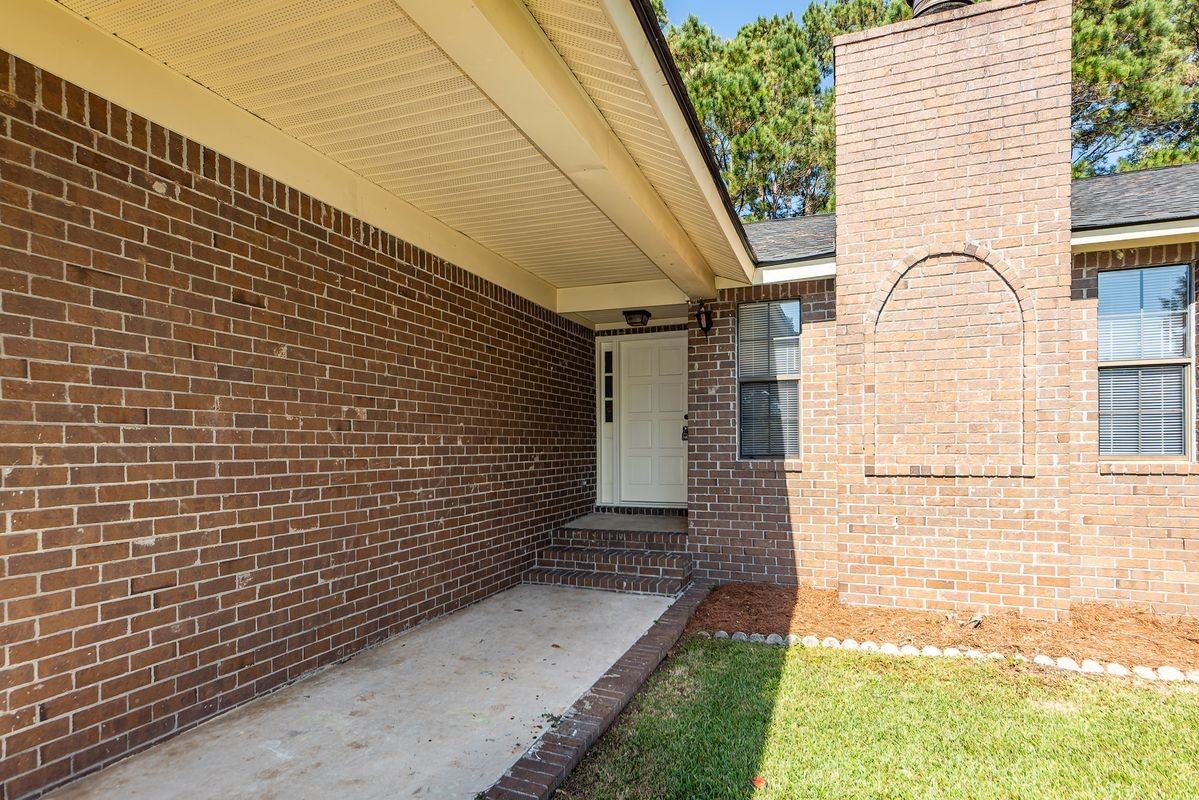 231 Foxborough Rd - Photo 3 of 25