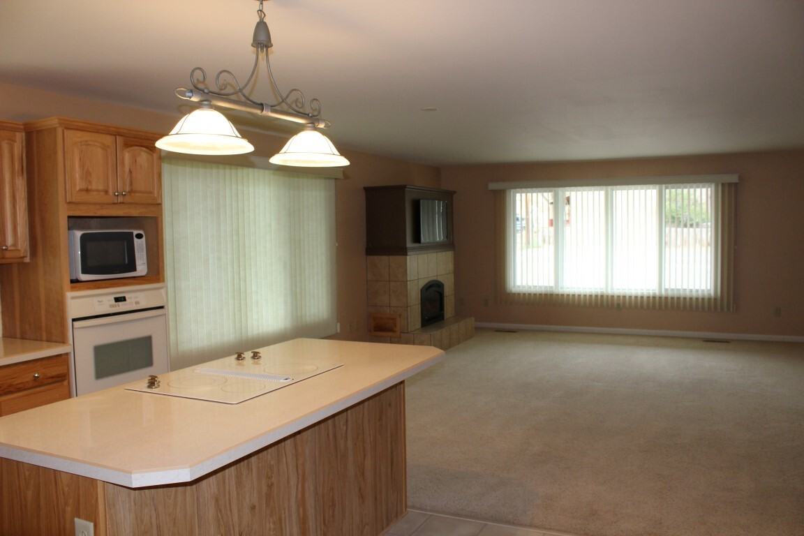 640 Mondell St - Photo 2 of 11