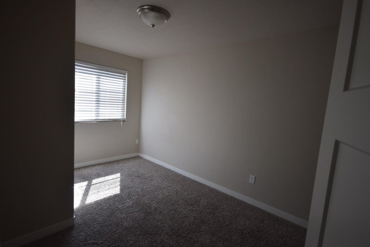 11292 S Clove Ln #1 - Photo 3 of 50