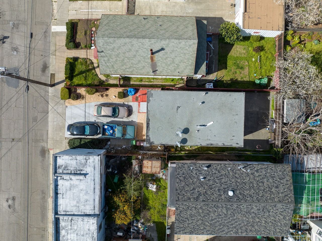 910 41st St - Photo 3 of 45
