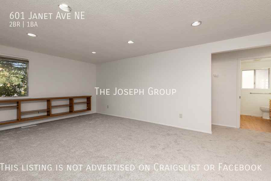 601 Janet Ave Ne - Photo 3 of 33