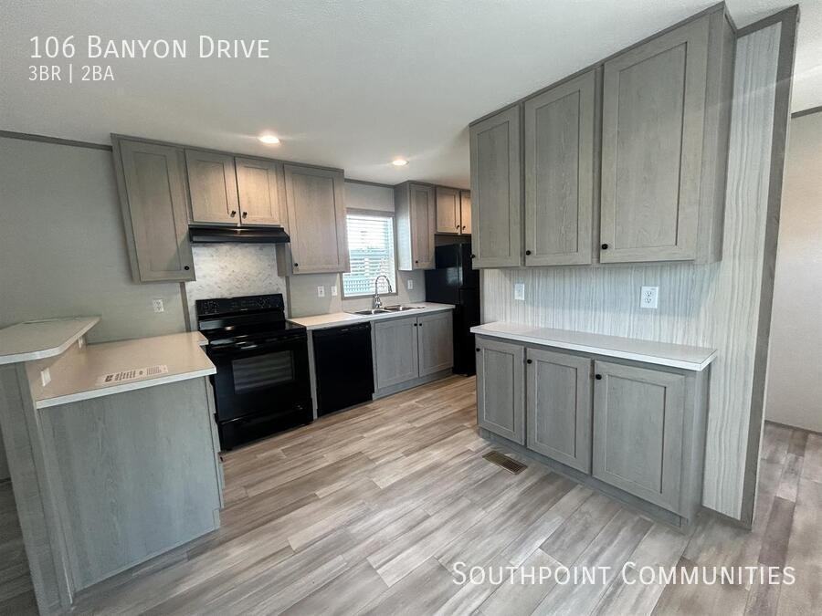 106 Banyon Dr - Photo 3 of 12