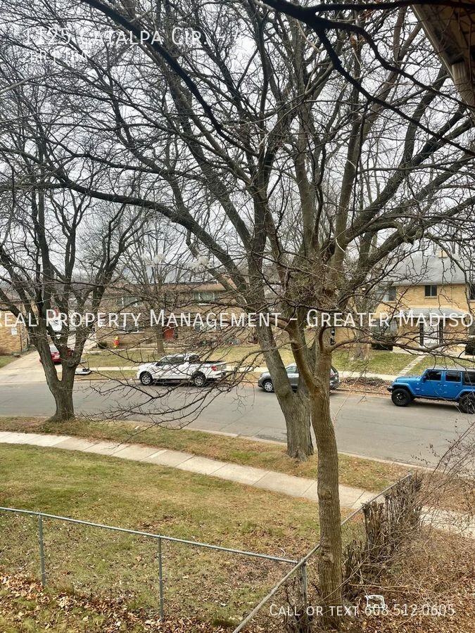 1125 Catalpa Cir #4 - Photo 2 of 11