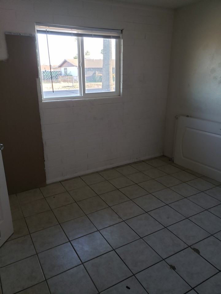 1180 East Barcelona Avenue - Photo 6 of 14
