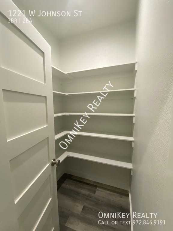 1221 W Johnson St - Photo 4 of 19