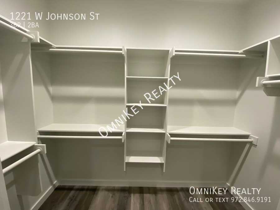 1221 W Johnson St - Photo 7 of 19