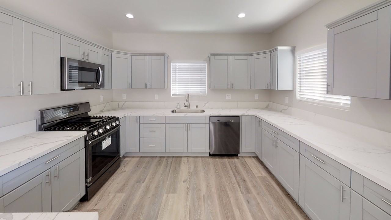 5109 Ewing St - Photo 6 of 16