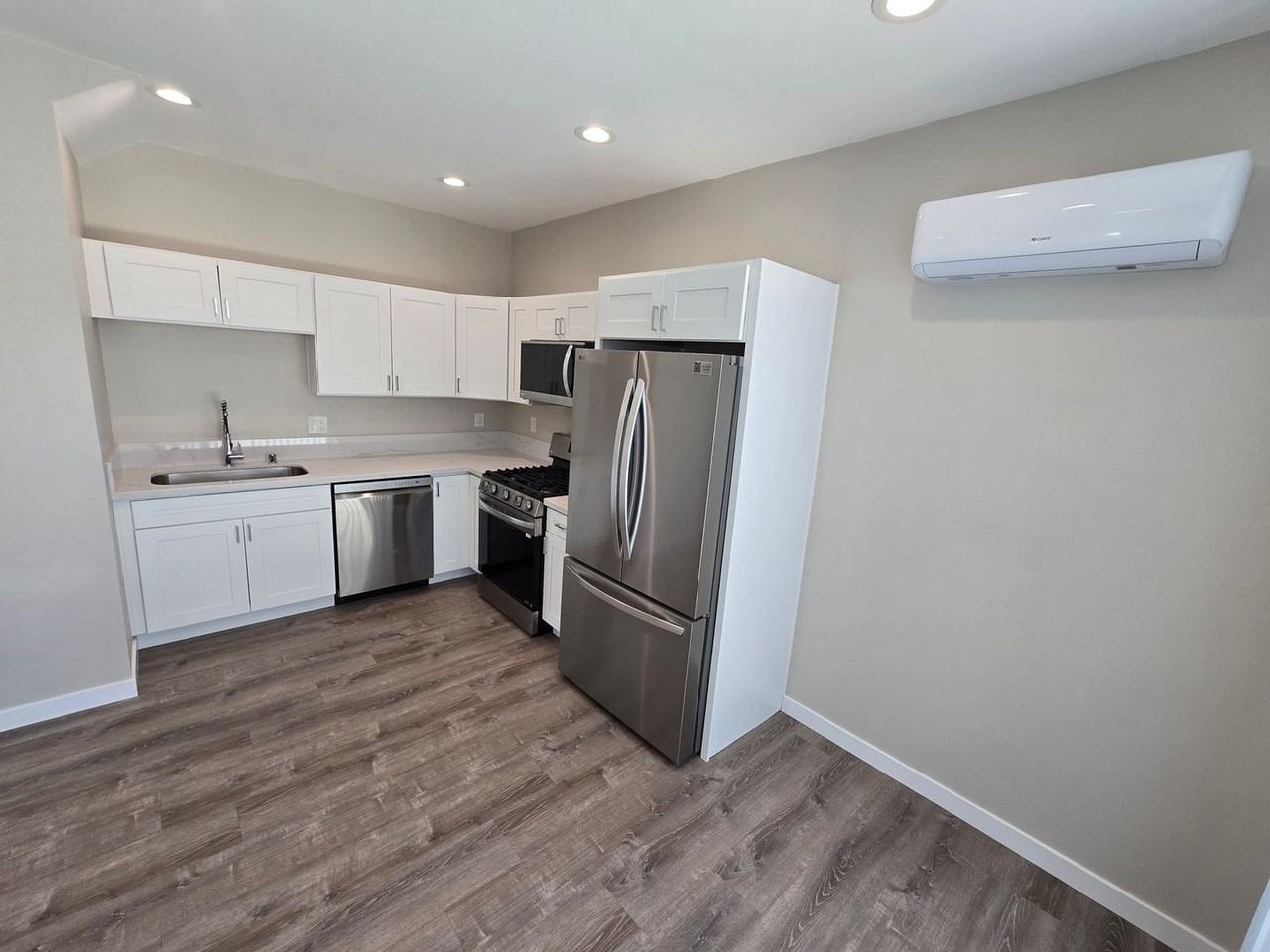 5051 Art St - Photo 7 of 19