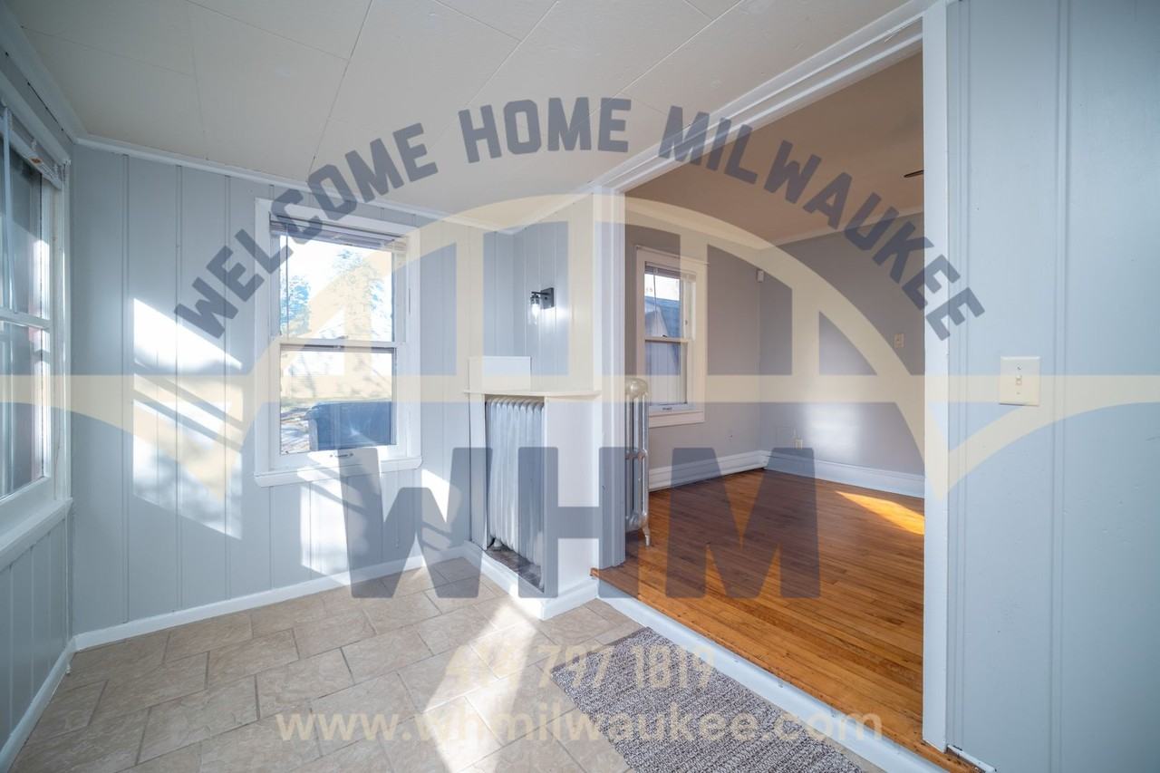 3252 N 49th St - Photo 2 of 23