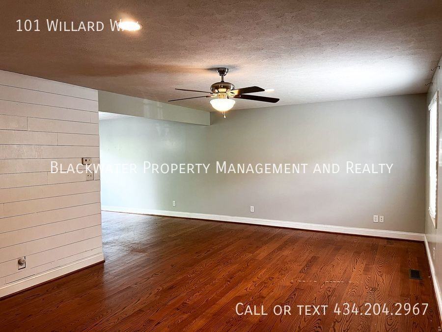 101 Willard Way - Photo 2 of 15