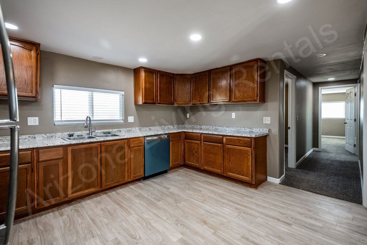 3939 N Aztec Rd - Photo 6 of 21