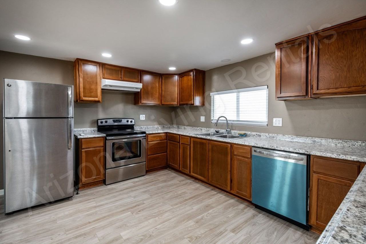 3939 N Aztec Rd - Photo 7 of 21