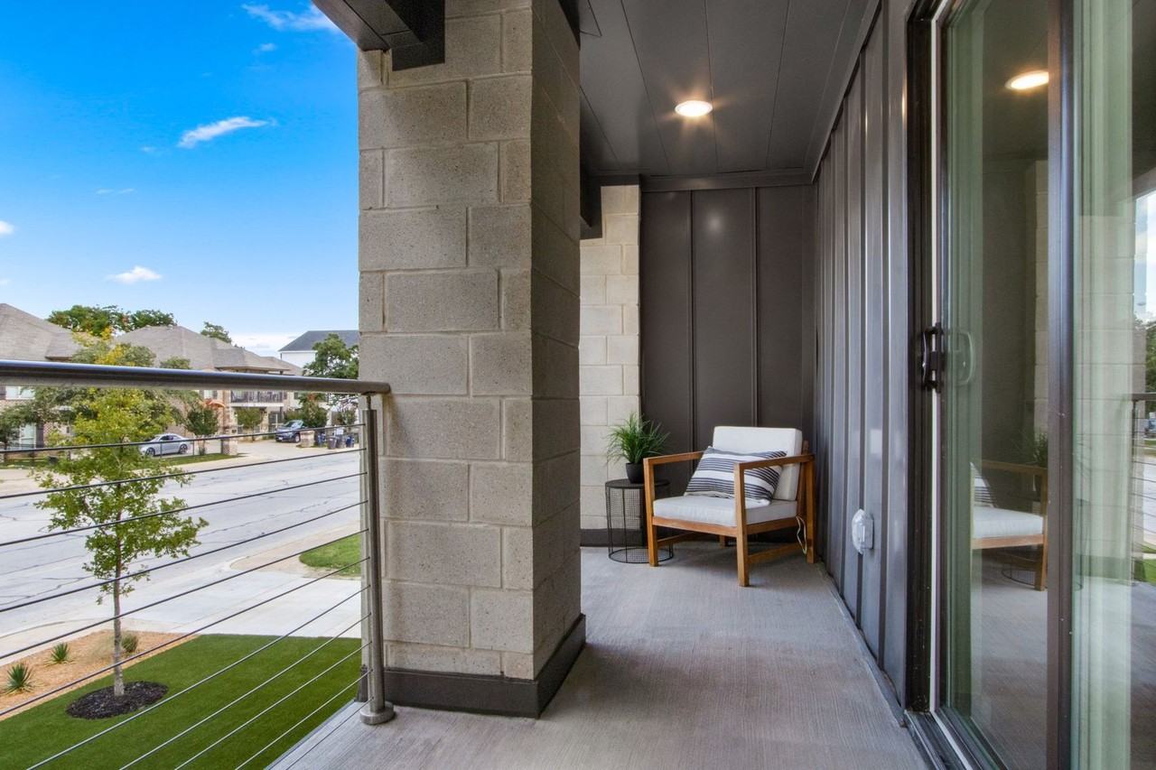 3226 S University Dr - Photo 5 of 17