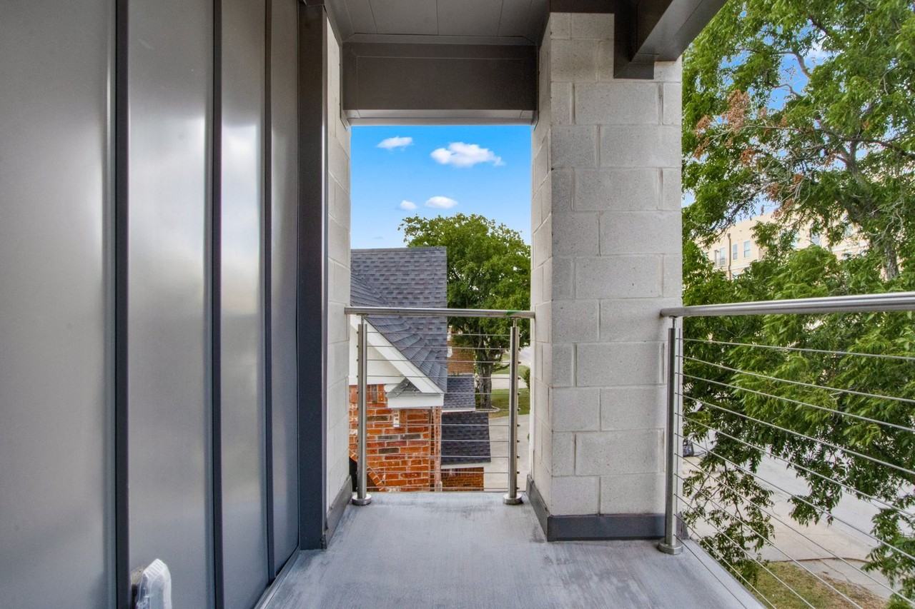 3226 S University Dr - Photo 6 of 17