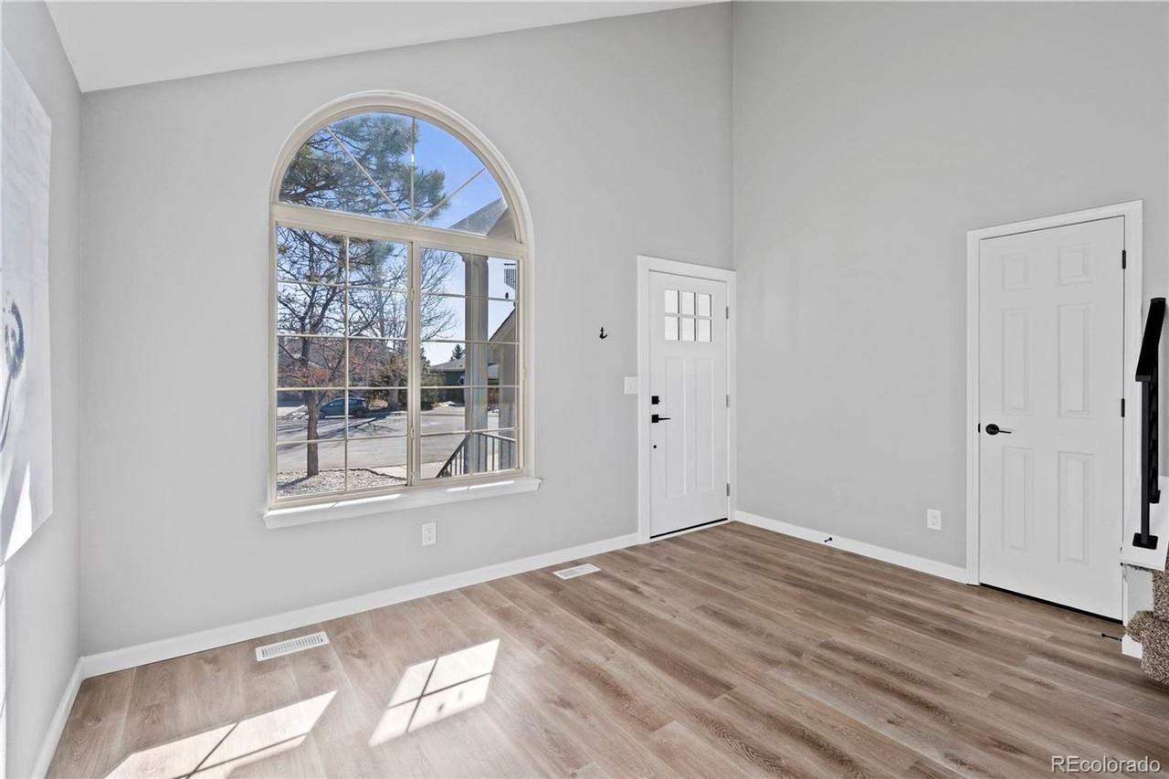 4960 Shirley Pl - Photo 3 of 33
