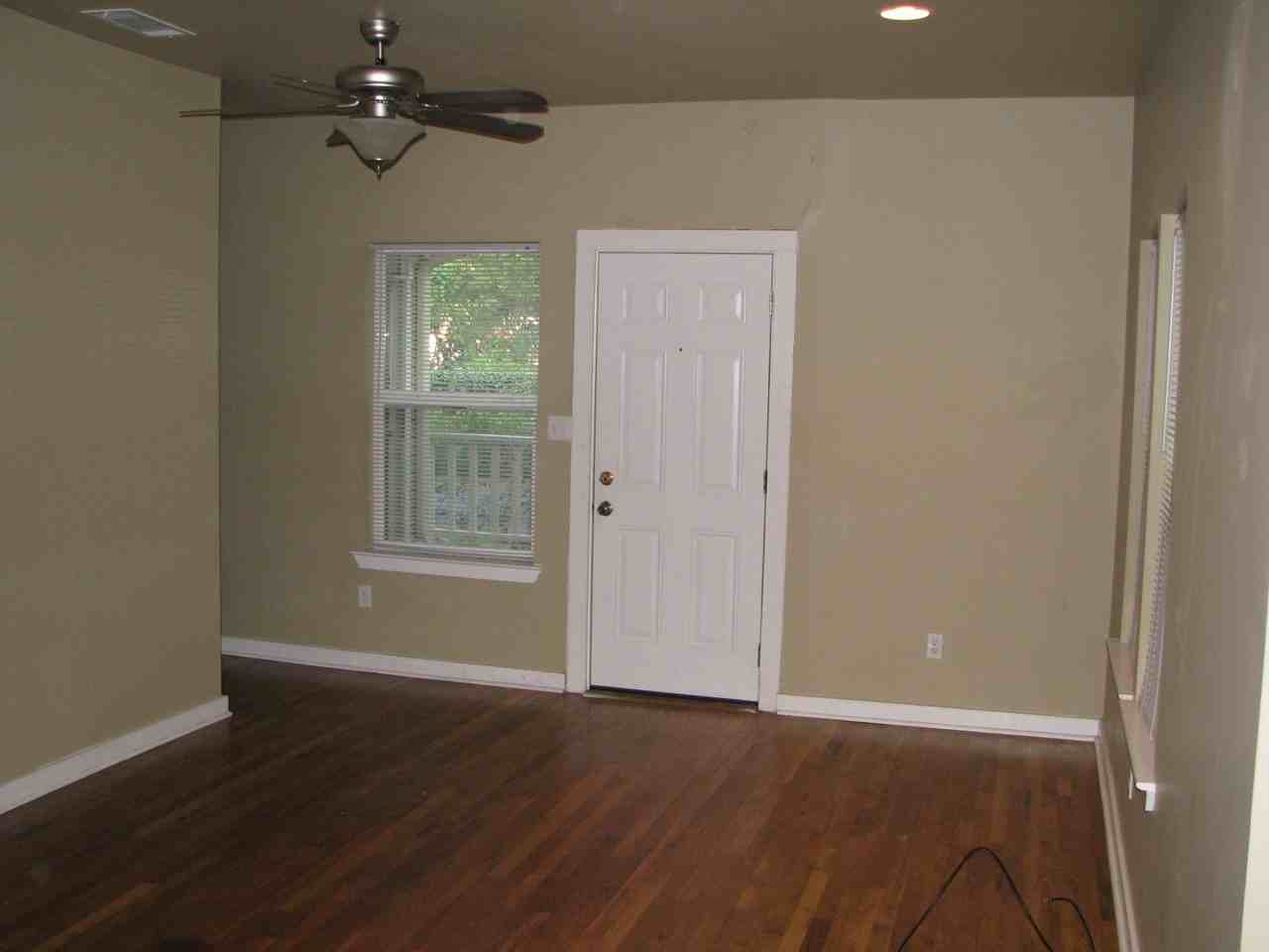 4802 Clarkson Ave - Photo 5 of 33