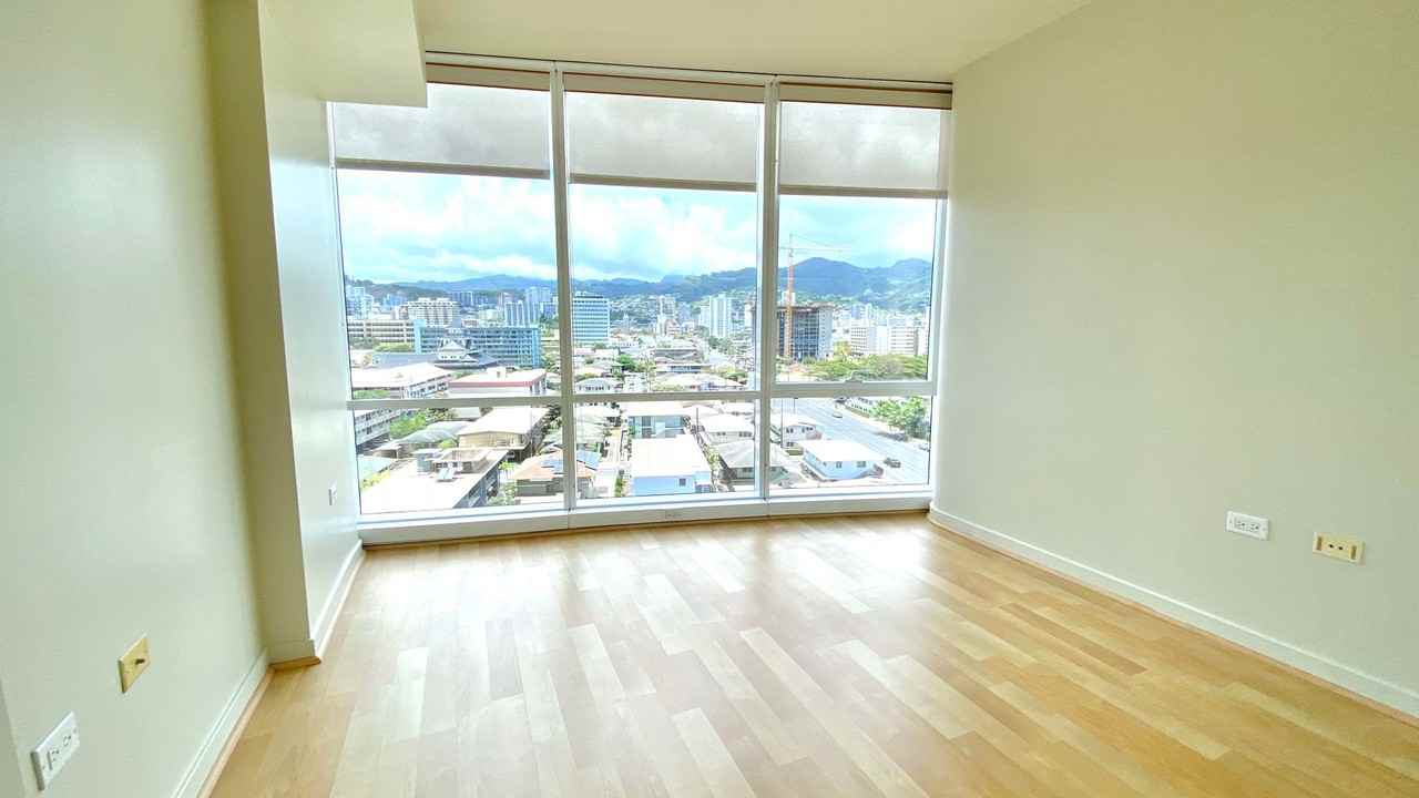 1296 Kapiolani Blvd #1002E - Photo 3 of 13