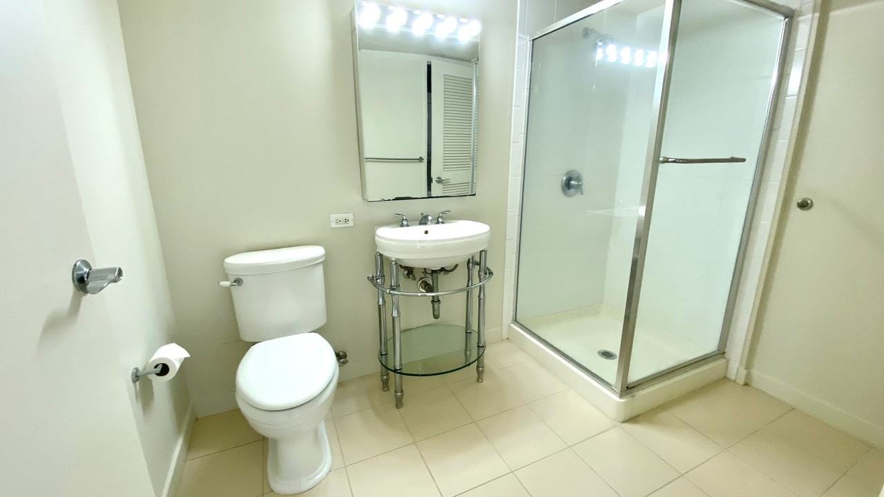 1296 Kapiolani Blvd #1002E - Photo 4 of 13