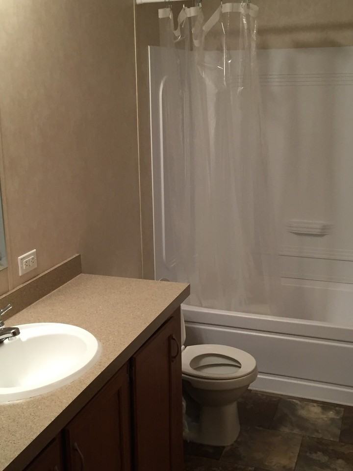 202 3rd Ave Sw - Photo 2 of 7