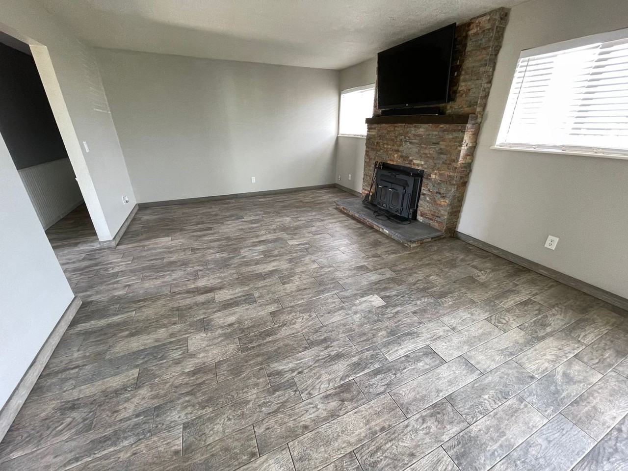 14231 Eastonville Rd - Photo 3 of 16