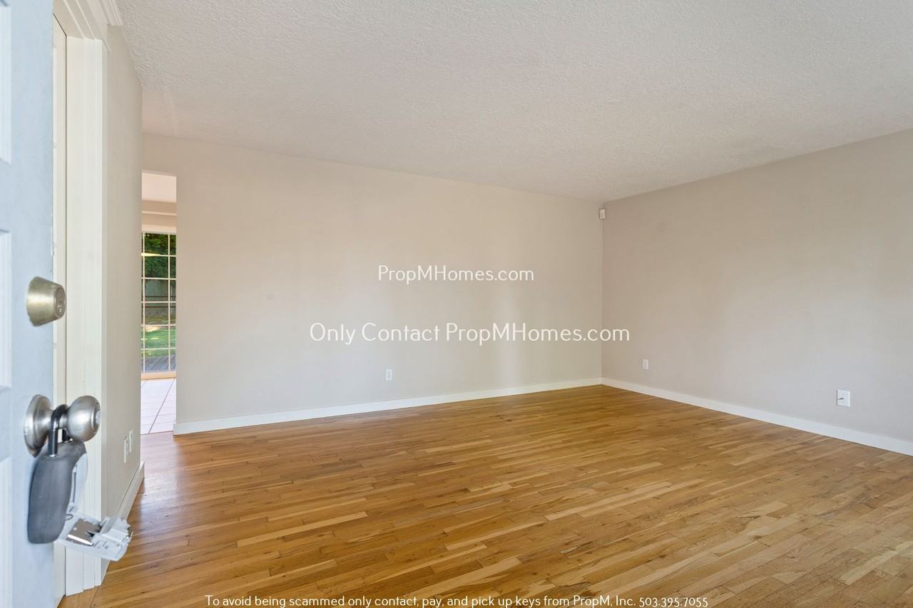11165 Nw Mcdaniel Rd - Photo 3 of 24