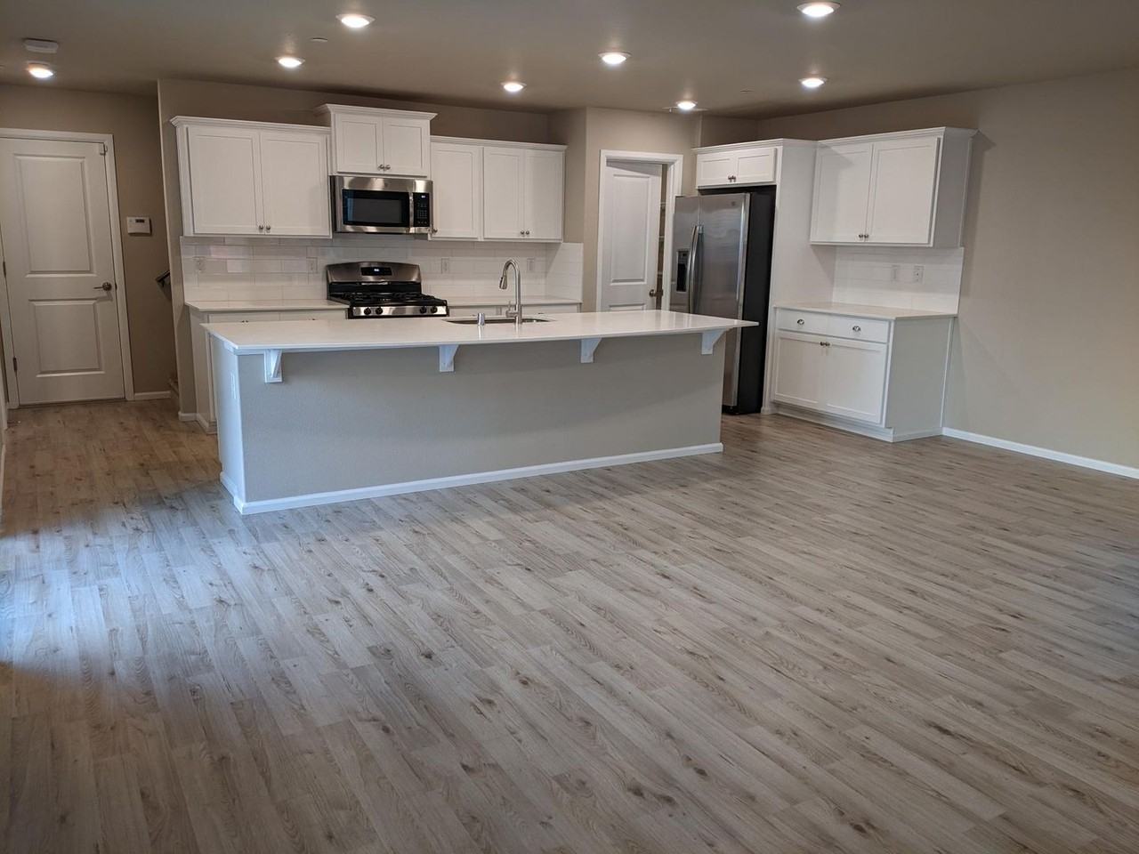 3368 Hoffman Hill Blvd - Photo 3 of 25
