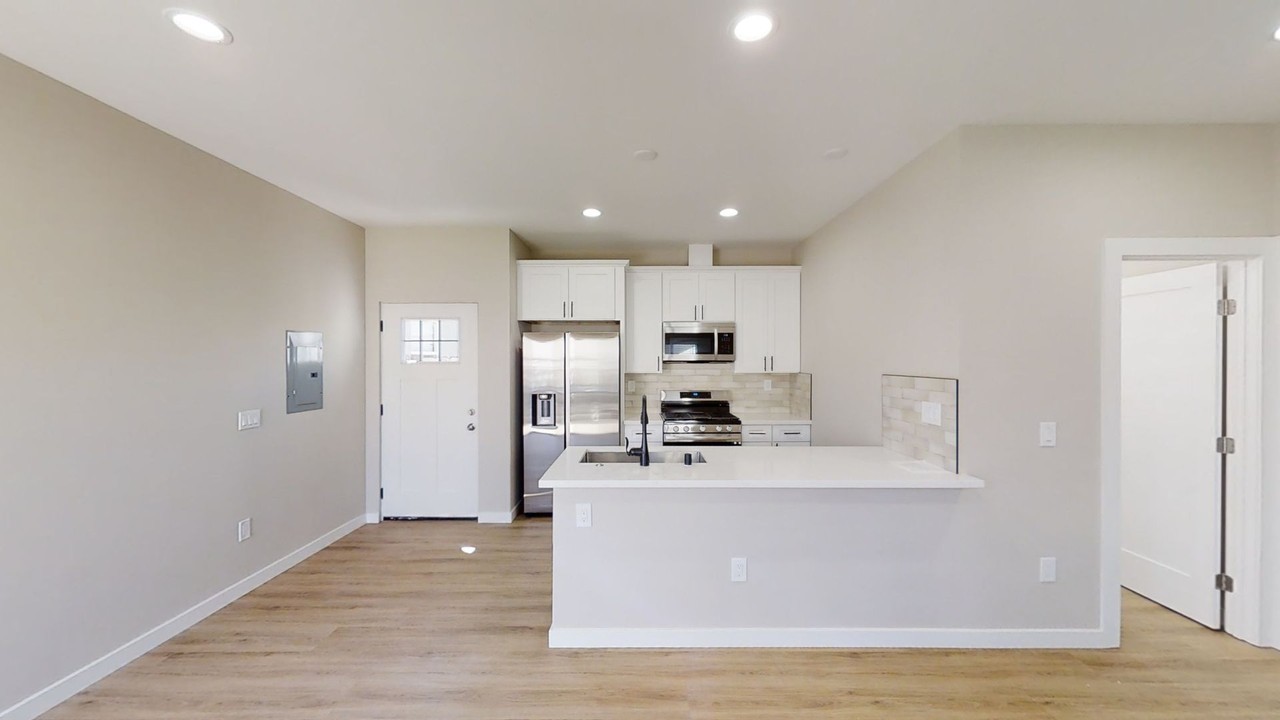 5016 Catoctin Dr - Photo 6 of 19