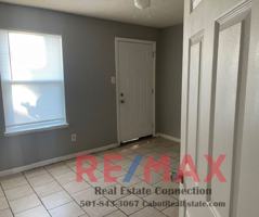 featured image of 898 W Myrtle St