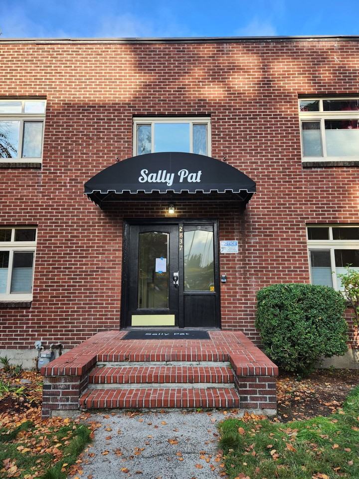 SALLY PAT APARTMENTS - Photo 2 of 4