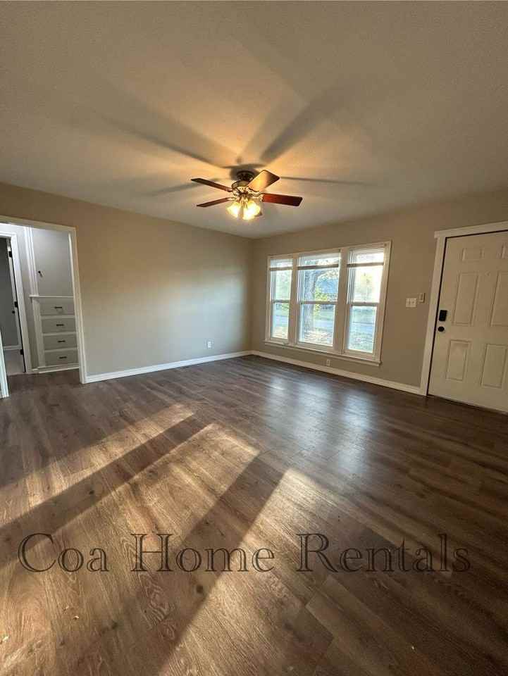 100 S Nevada St - Photo 3 of 12