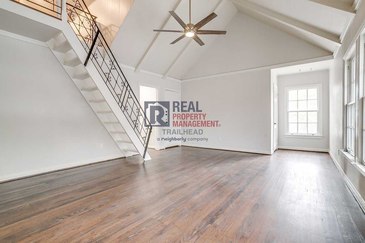 404 Monticello Dr #B - Photo 2 of 31