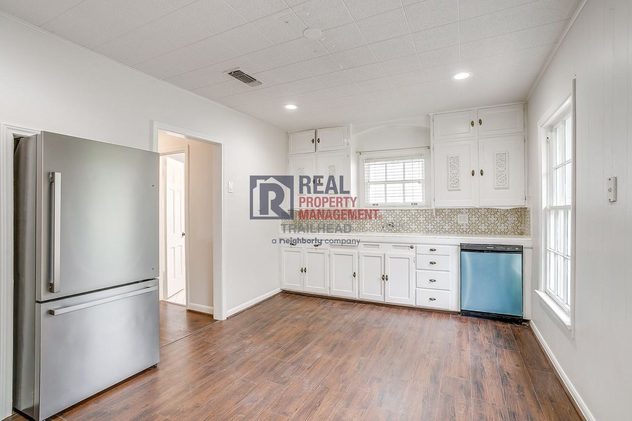 404 Monticello Dr #B - Photo 6 of 31