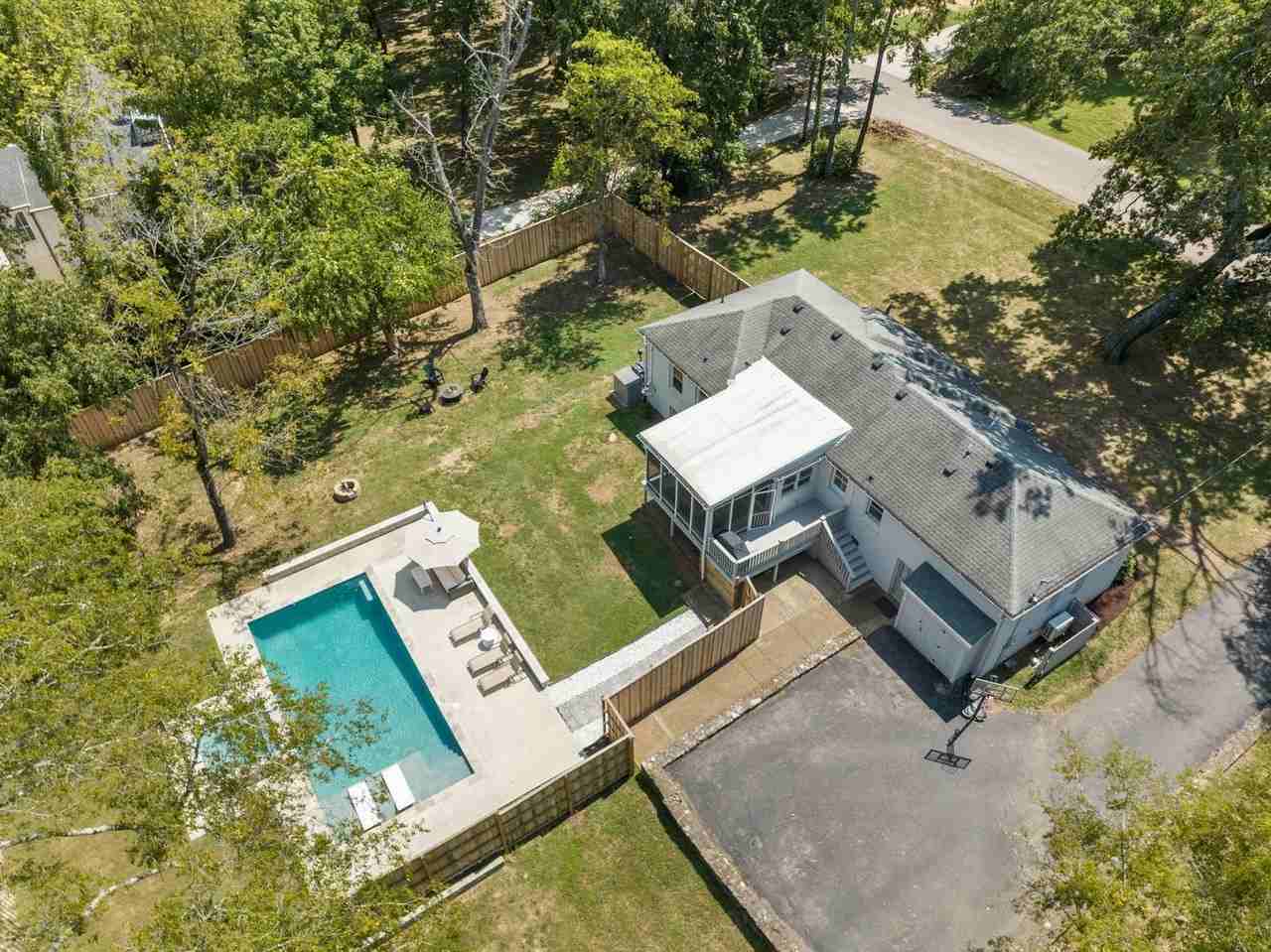 828 Belton Dr - Photo 2 of 29