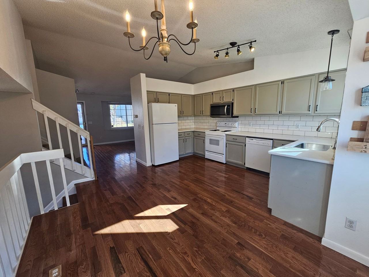 5145 Slickrock Dr - Photo 6 of 20