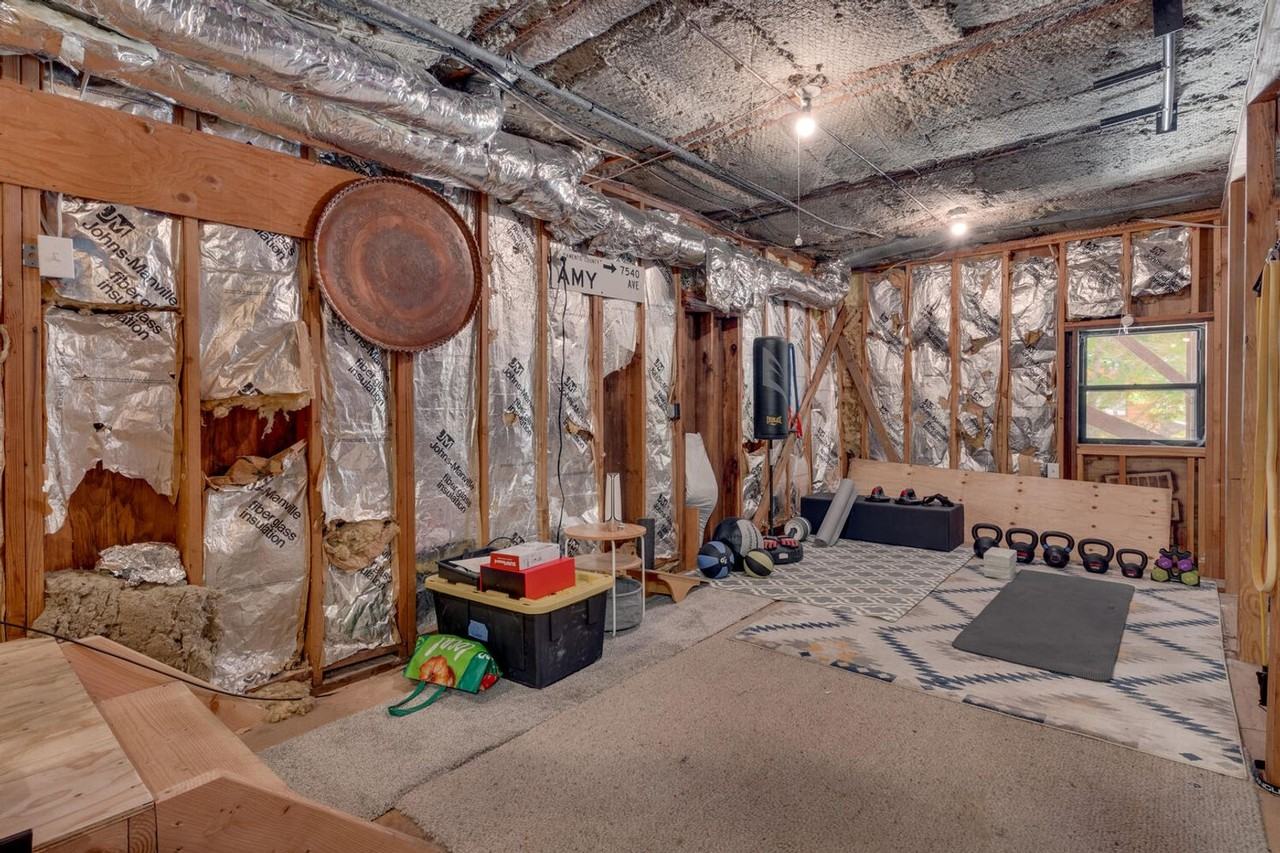 261 Shoreview Dr - Photo 3 of 31