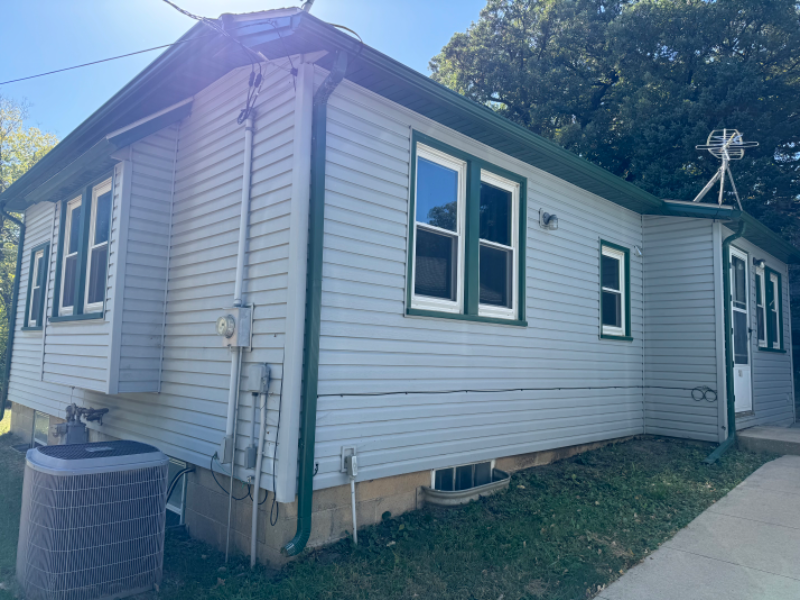 511 Bowery St - Photo 3 of 13