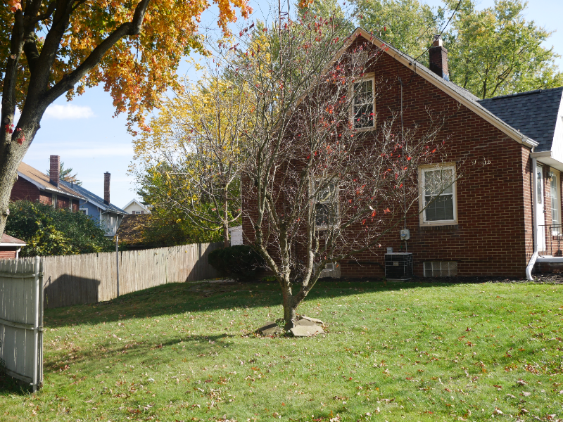 2520 Daleford Ave Ne - Photo 3 of 50