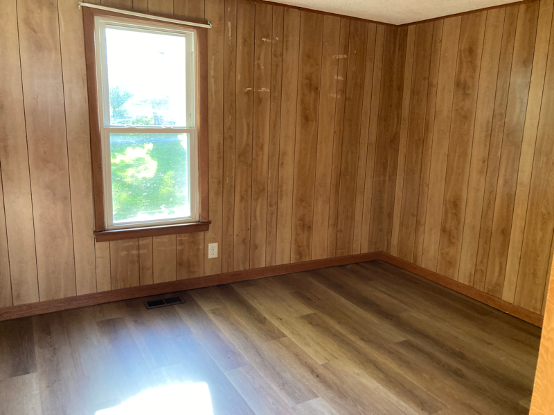 1503 E Millard St - Photo 6 of 12